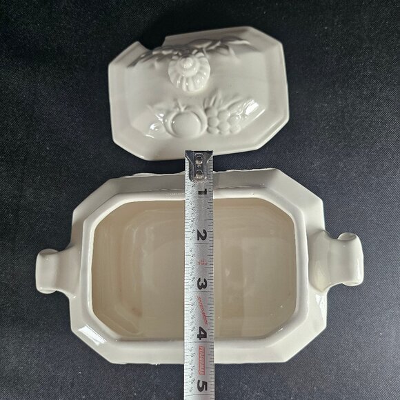 Vintage Himark Kitchen Gourmet White Embossed Fruit Motif Gravy Soup Tureen - Picture 11 of 11